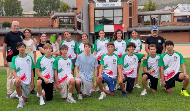 GLI ATLETI DELLA SEZIONE SCHERMA DEL POSILLIPO IMPEGNATI NEGLI ALLENAMENTI ESTIVI AL CENTRO CONI DI FORMIA
